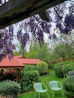 Rascal Cottage | Terrace/patio