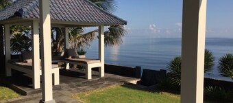 Air Sanih Beach Villa