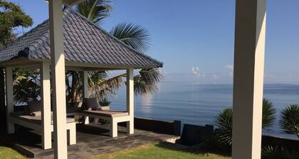 Air Sanih Beach Villa