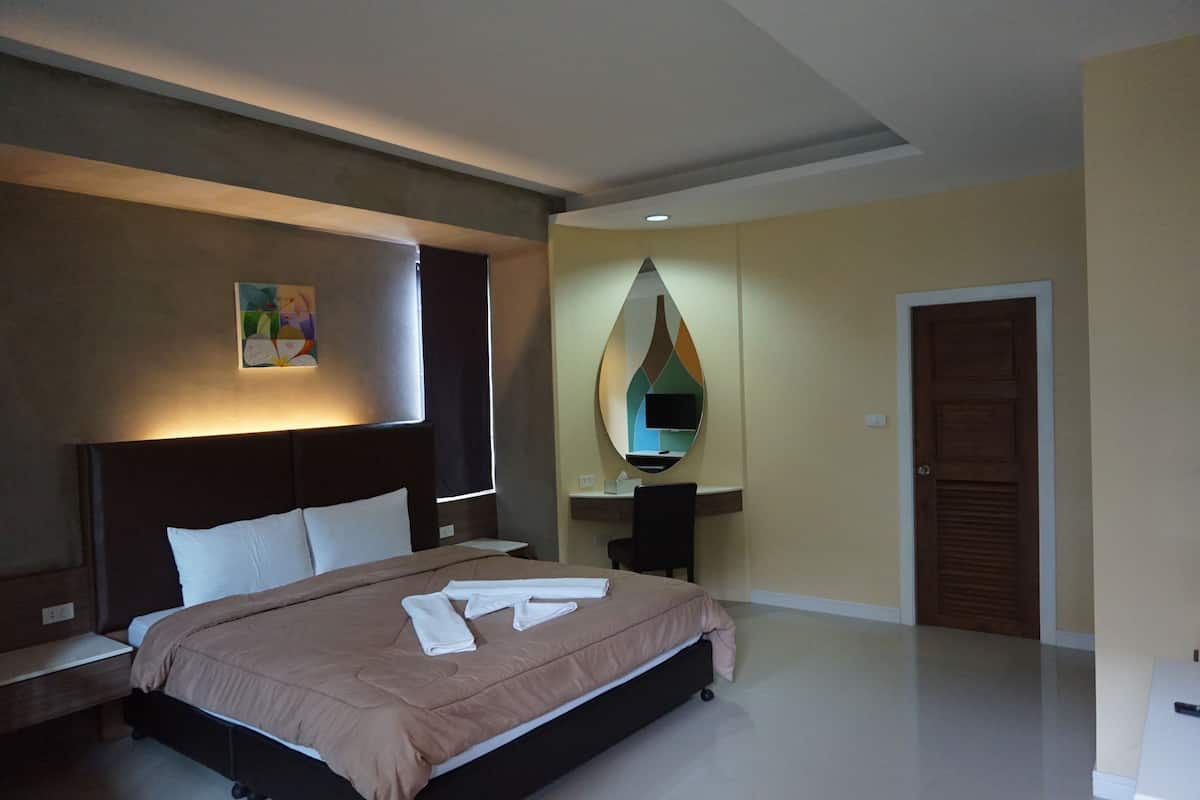 Superior Double Room | Een bureau, een laptopwerkplek, extra bedden, gratis wifi