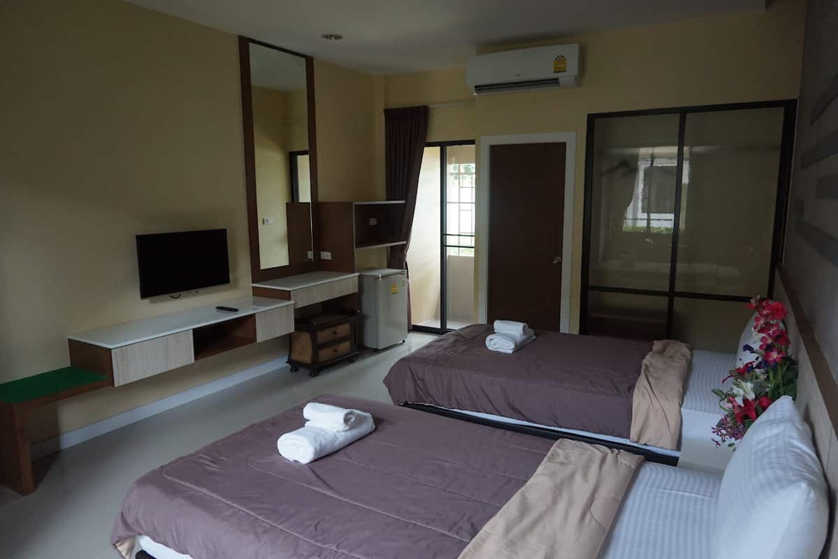 Standard Twin Room | Een bureau, een laptopwerkplek, extra bedden, gratis wifi