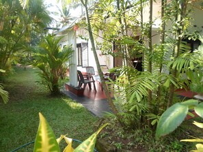 Breakfast, lunch, dinner served; international cuisine  - Indrani Inn (Anuradhapura)