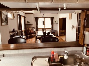 Apartment, 3 Bedrooms (+ 1 Bunk Bed) | Dining room
