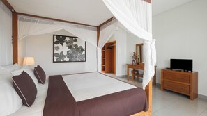 Family Villa, 5 Bedrooms, Private Pool, Pool View - Villa Yenian by Villa Finder (Canggu)