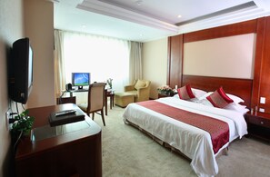Business Queen Room | Desk, blackout curtains, iron/ironing board, free WiFi