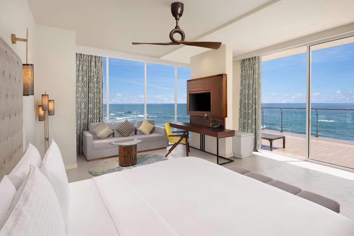 junior suite, ocean view | 1 bedroom, minibar, in-room safe, desk