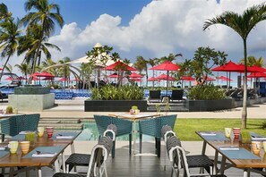 3 restaurantes; se sirve cocina italiana