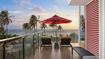 Minibar, safe på rommet, skrivebord og skrivebord for bærbar PC