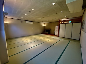 Habitación familiar, para no fumadores (Japanese Style) | Escritorio, insonorización, wifi gratis y ropa de cama