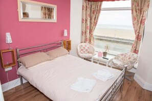 Comfort Double Room, Ensuite | Individually decorated, individually furnished, blackout drapes - Leonardo's Guest House (Swansea)