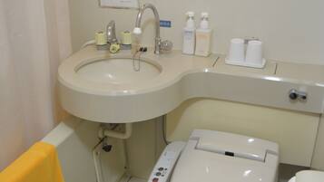 Basic Twin Room, Non Smoking | Bathroom | Combined shower/tub, deep soaking tub, free toiletries, hair dryer