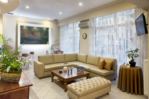 Interior entrance - Hotel Argo (Volos)