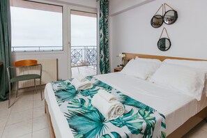 Premium bedding, Select Comfort beds, in-room safe - Happy Days Hotel Christina (Agia)