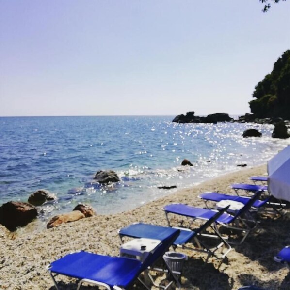 Beach nearby, white sand, free beach cabanas, beach shuttle - Happy Days Hotel Christina (Agia)