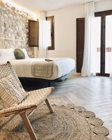 Ropa de cama de alta calidad y minibar 