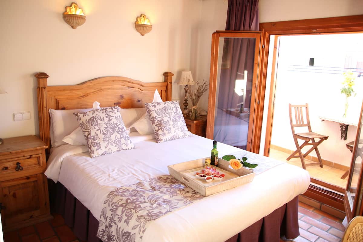 Double Room, Non Smoking, Balcony | Makan dalam bilik