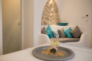 Superior Suite, 1 King Bed, Hot Tub | Premium bedding, minibar, in-room safe, individually decorated