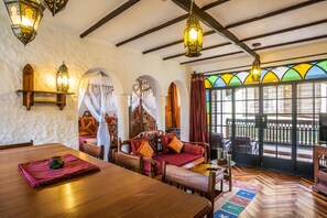 Balcony - The King Post (Nairobi)