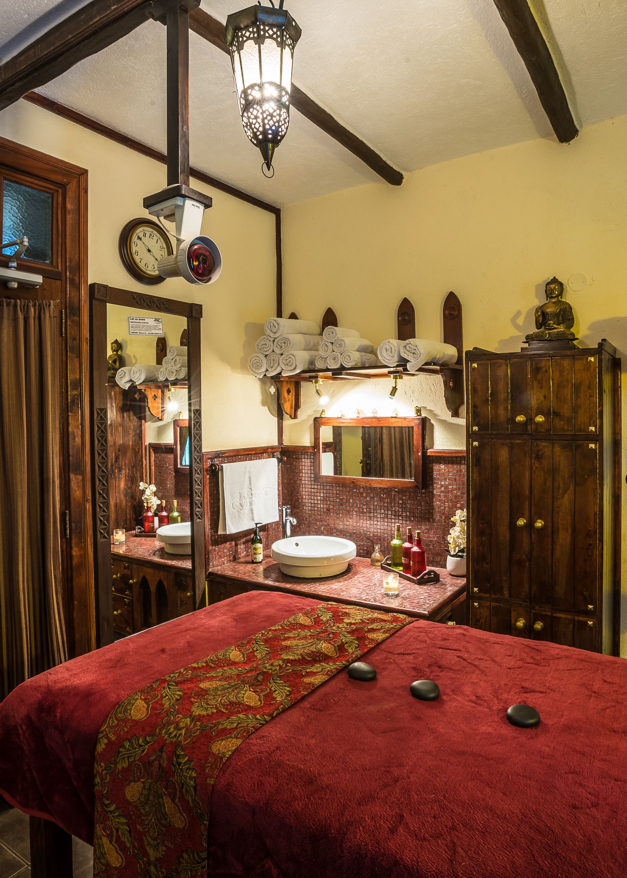 Couples treatment rooms, steam room, body treatments, body wraps