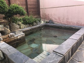 屋外スパ浴槽