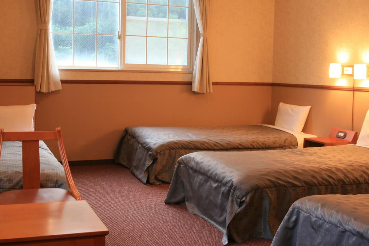 blackout curtains, free wifi, bed sheets