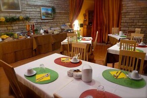 Déjeuner continental gratuit tous les jours