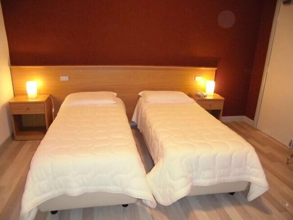 Couette en duvet, coffre-fort, bureau, système d’insonorisation