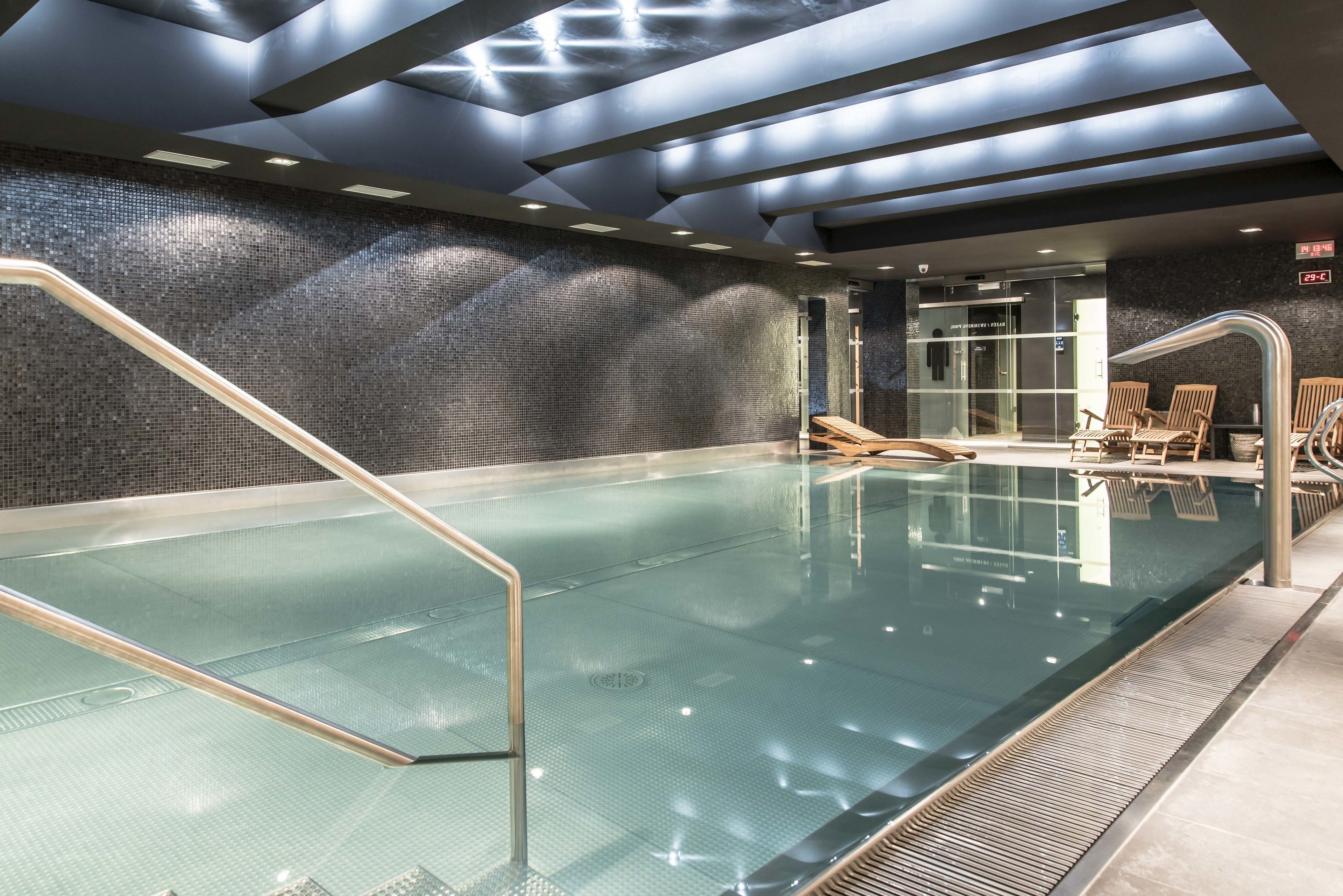 sauna, hot tub, steam room, swedish massages, sports massages