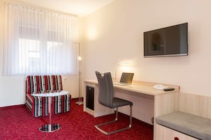 Ropa de cama de alta calidad y escritorio