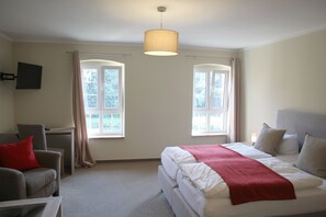 Chambre Double Confort, baignoire | Bureau, chambres insonorisées, lits bébé (gratuits)