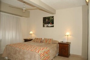 Caja de seguridad en la habitación, escritorio y cunas gratuitas