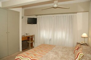 In-room safe, desk, free cribs/infant beds - Hotel Victoria (Pinamar)