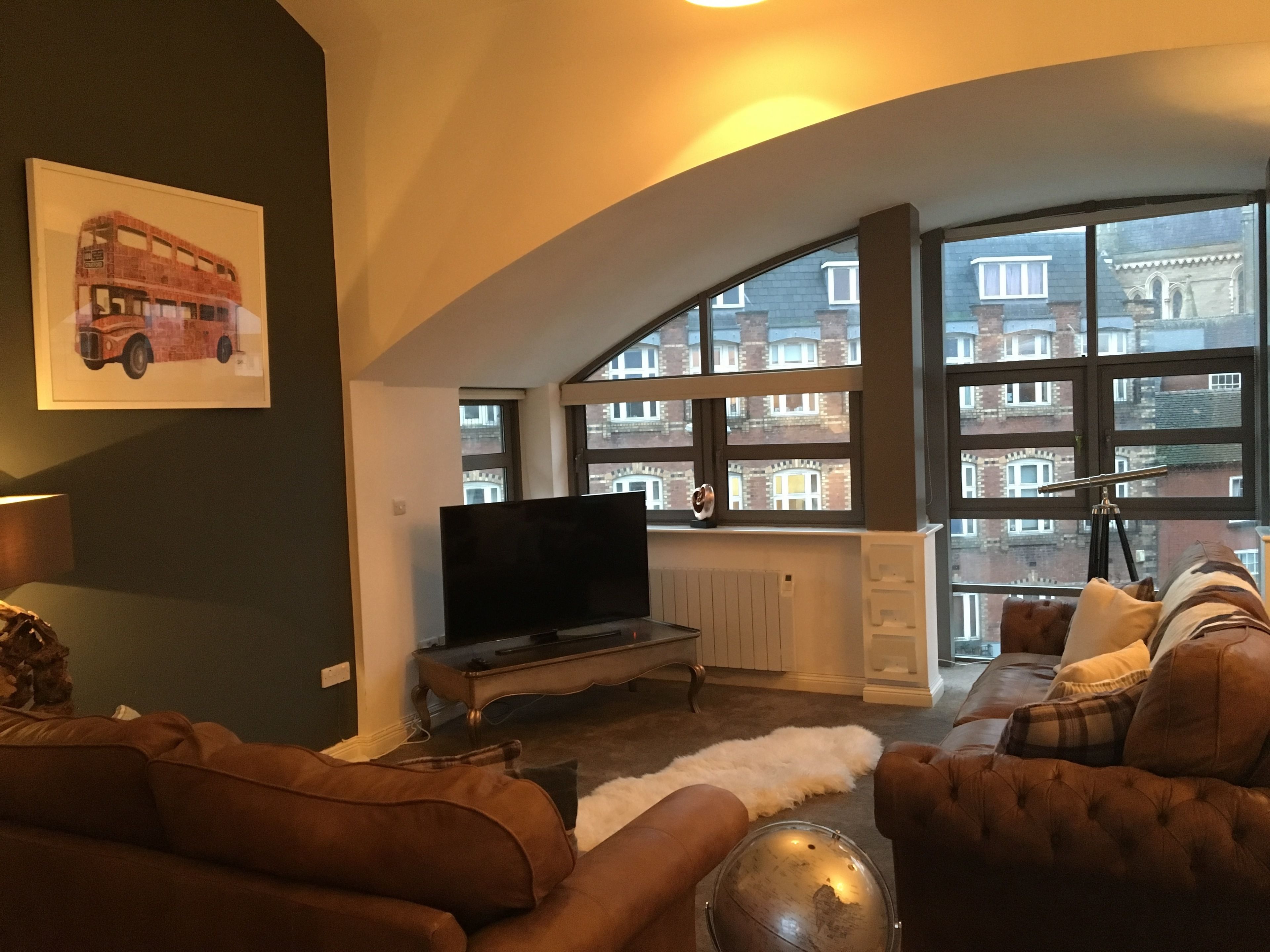 Luksuskattohuoneisto, 2 makuuhuonetta, 2 kylpyhuonetta, kaupunkinäköala | 1 makuuhuone, ylelliset vuodevaatteet, tallelokero huoneessa, työpöytä