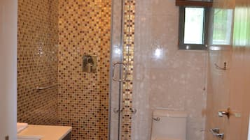 Studio, Kitchenette | Bathroom | Free toiletries, hair dryer, bathrobes, slippers