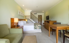 1 soverom, minibar og safe på rommet