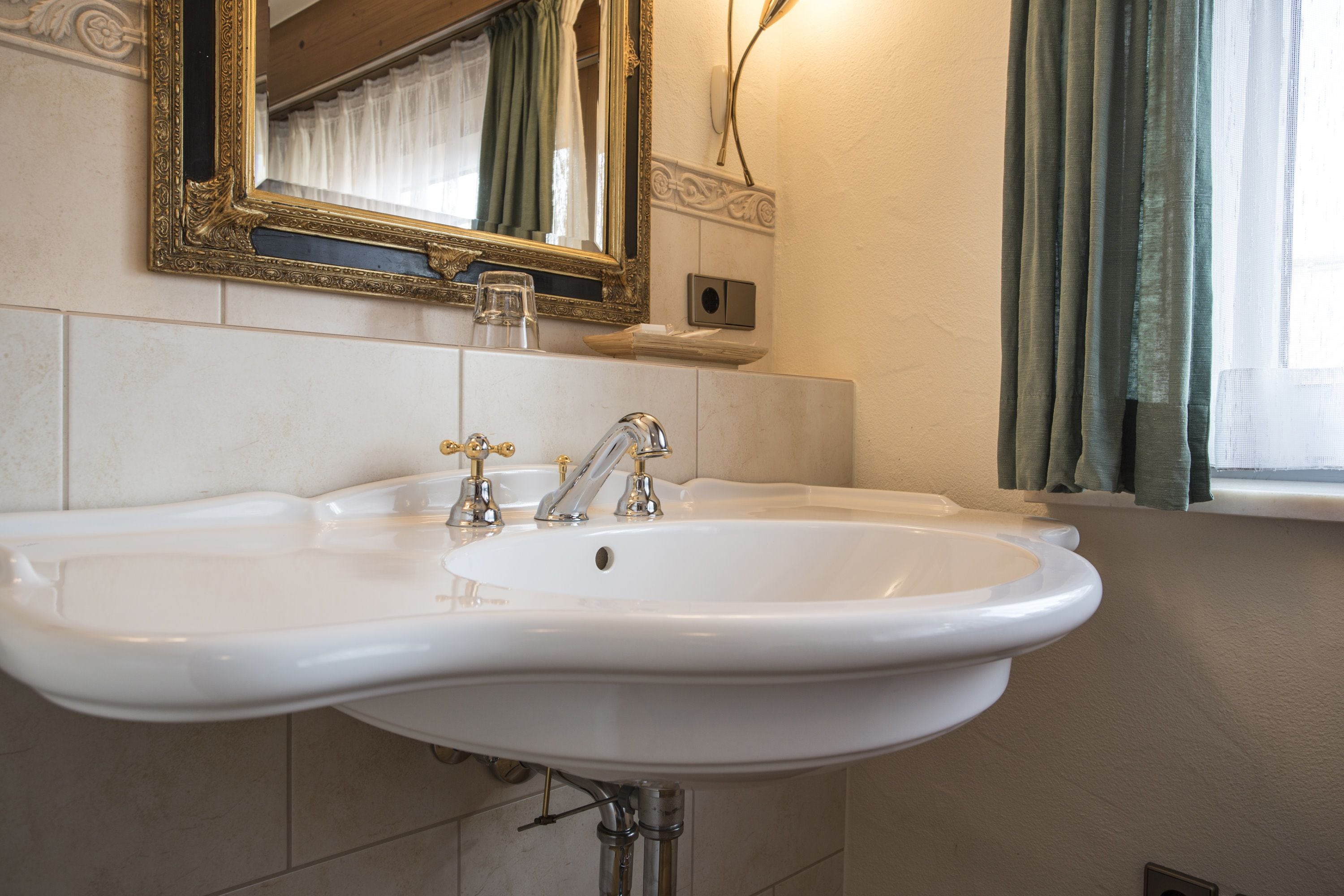 economy single room | premium bedding, minibar, desk, free wifi