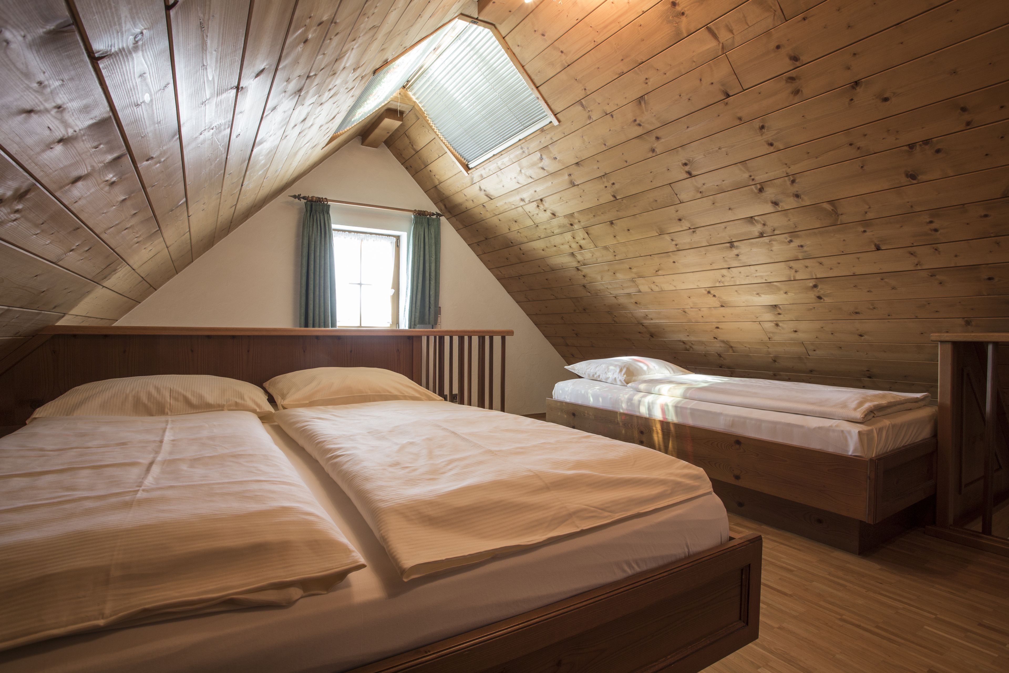 premium bedding, minibar, desk, free wifi