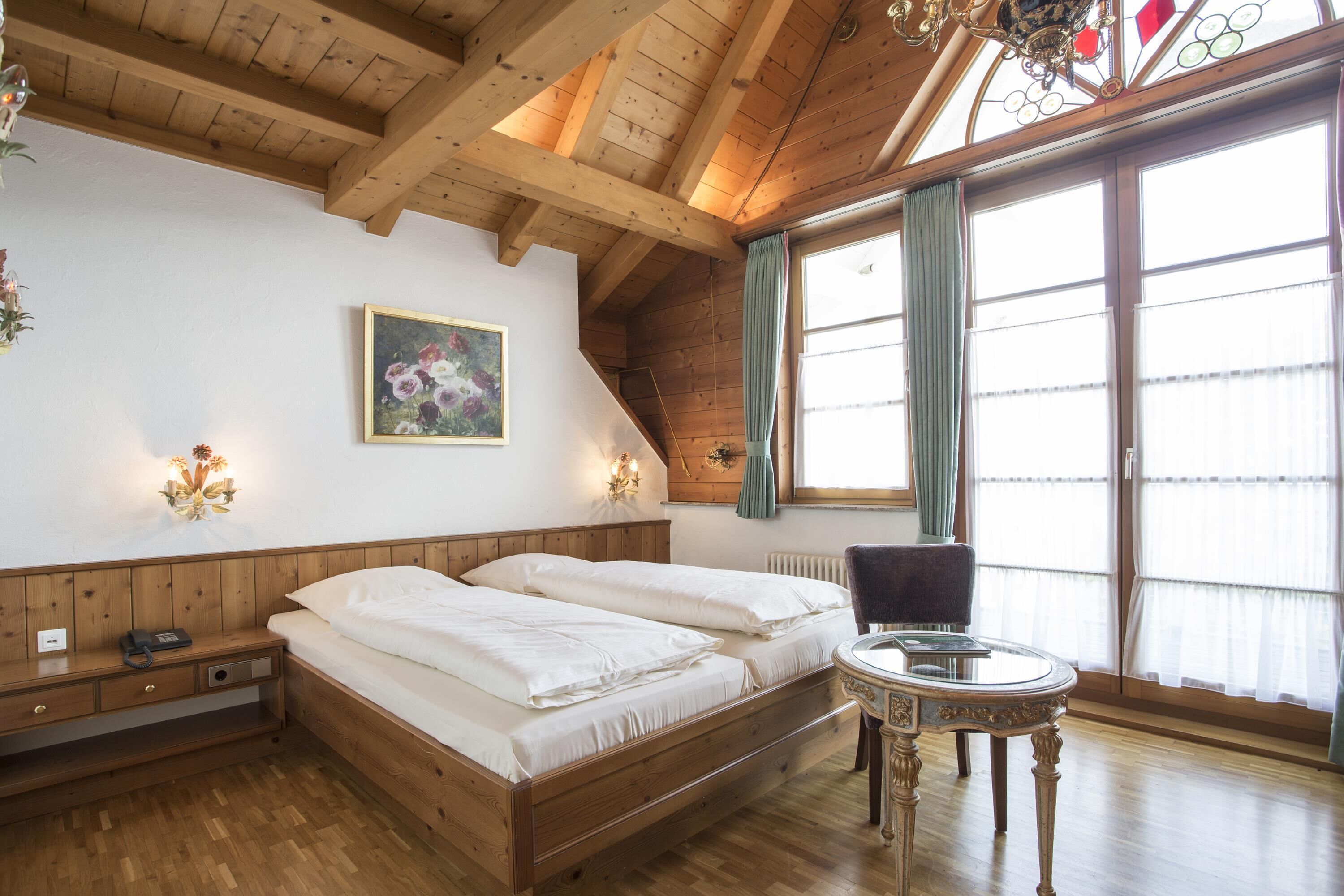 comfort room b | premium bedding, minibar, desk, free wifi