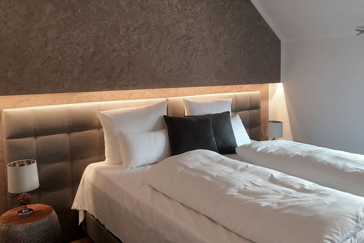 Departamento Deluxe | Ropa de cama de alta calidad, minibar, escritorio y wifi gratis