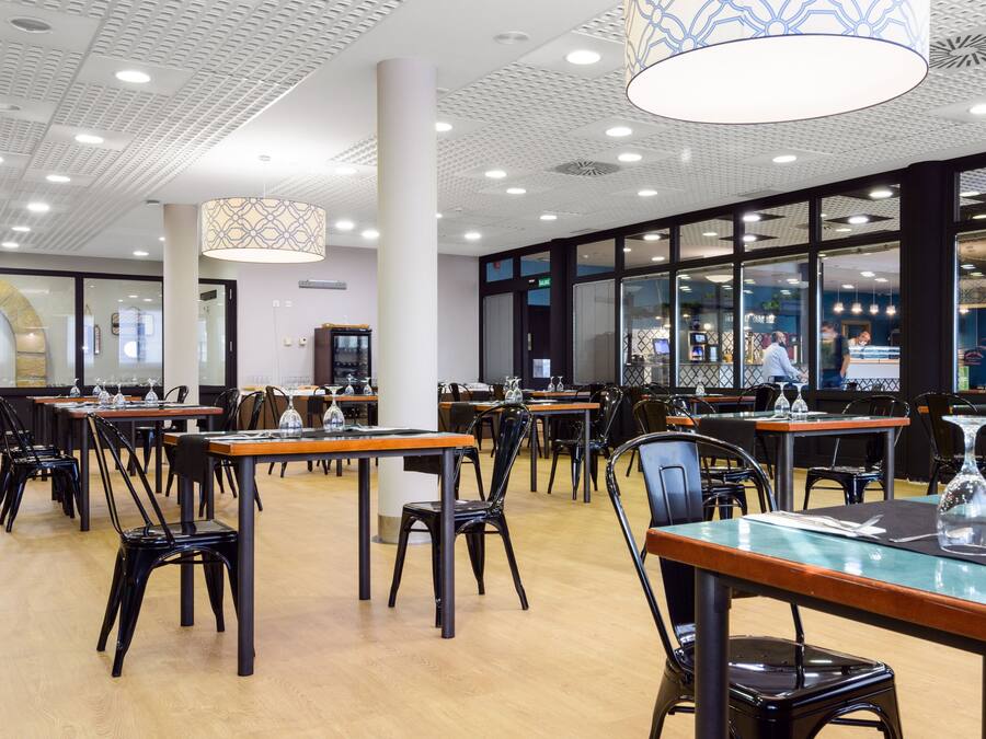 Desayuno continental diario (EUR 5 por persona)