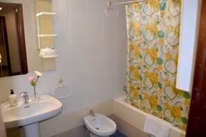 Bathroom | Free toiletries, hair dryer, towels
