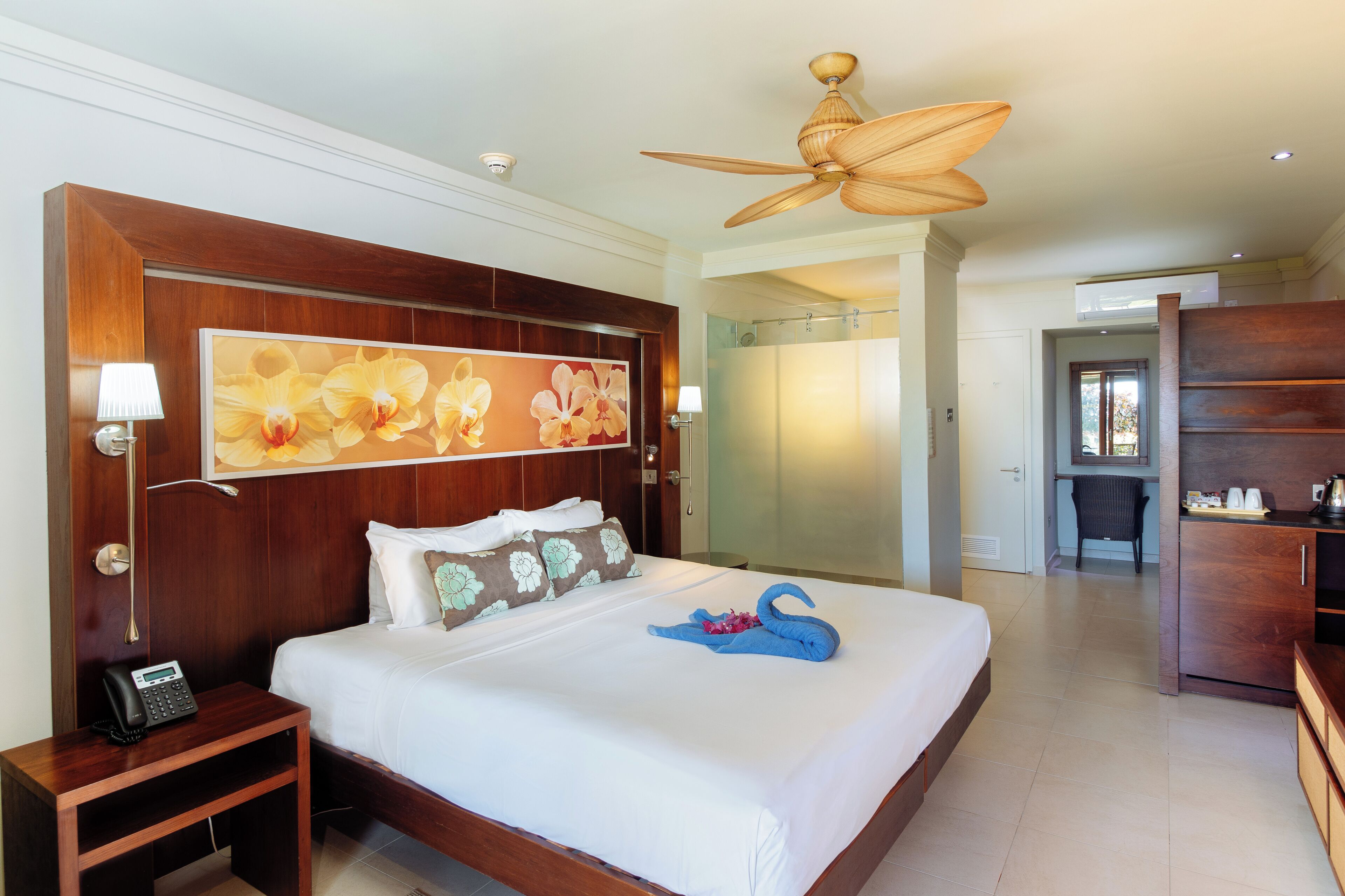 In-room safe, desk, iron/ironing board, free WiFi