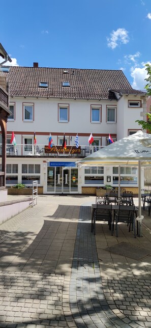 Outdoor dining - Hotel-Pension Haus Steinmeyer (Bad Pyrmont)
