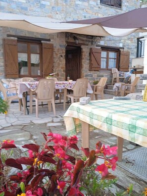 Exterior - Archontiko Kirmili (Volos)
