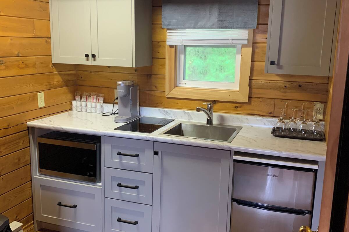 comfort chalet, 1 bedroom, mountain view | private kitchenette | coffee/tea maker