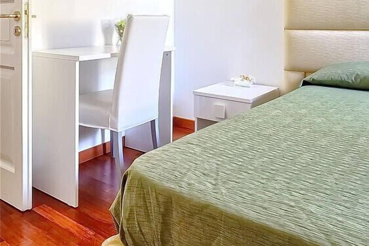Double Room | Minibar, desk, rollaway beds, free WiFi