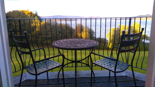 Deluxe-pientalo, terassi, järvinäköala | Terassi/patio