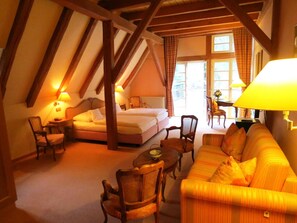 Minibar, coffre-fort, décor unique, ameublement unique