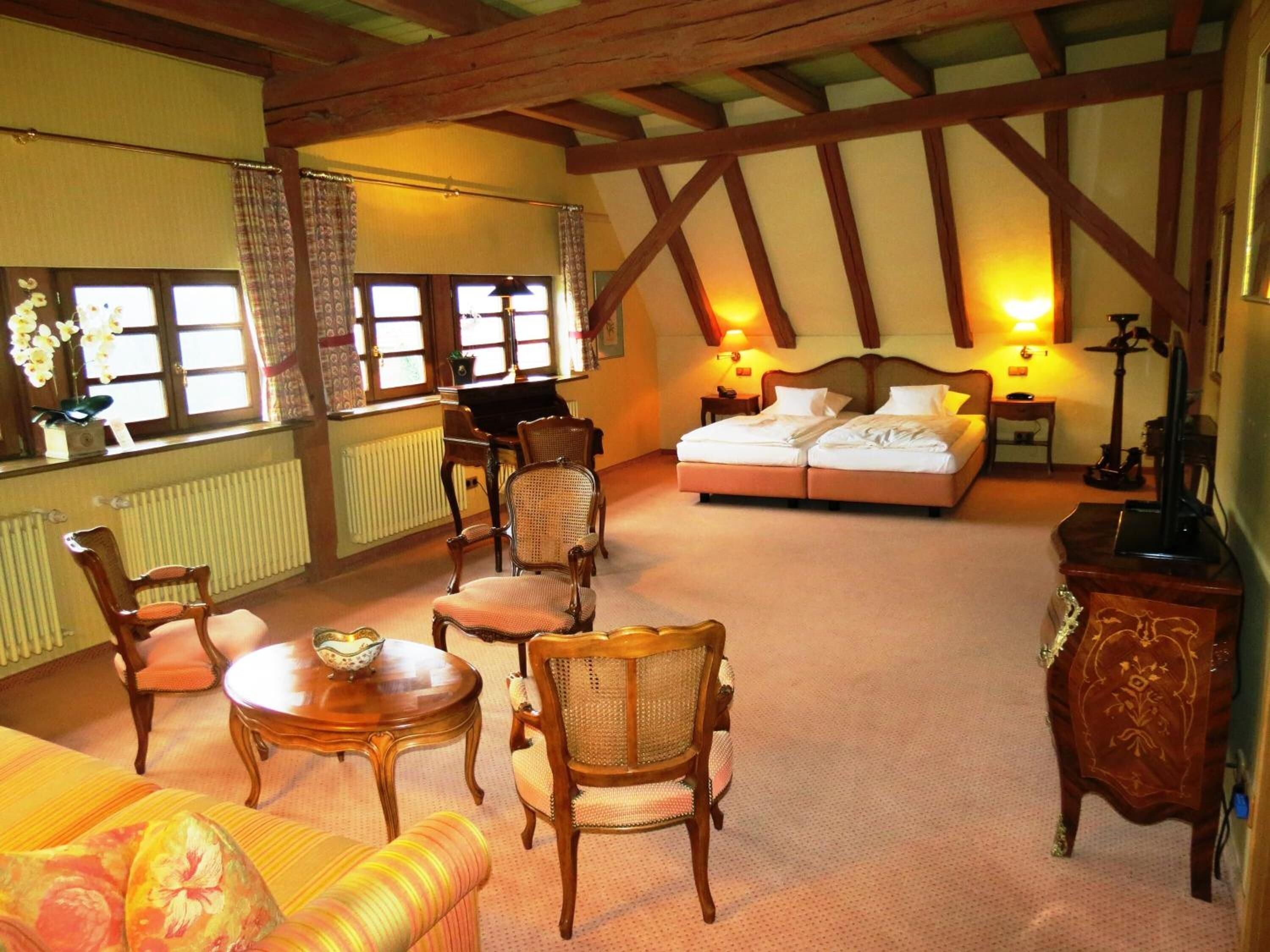 minibar, in-room safe, individually decorated, individually furnished