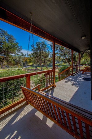 Cantina Lofts | Terrace/patio - 7A Ranch (Wimberley)